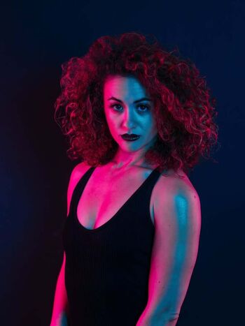 tinygirlbigshow