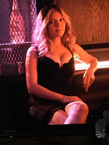 Tracy Spiridakos Leaked Nude OnlyFans (Photo 5)
