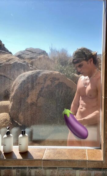 troypesss Leaked Nude OnlyFans (Photo 26)