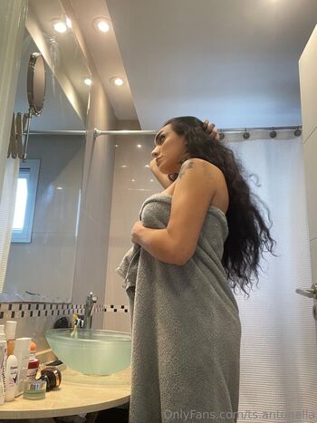 ts_antonella Leaked Nude OnlyFans (Photo 1)