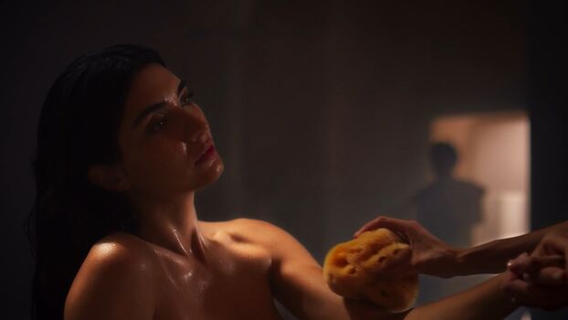 Tuba Büyüküstün