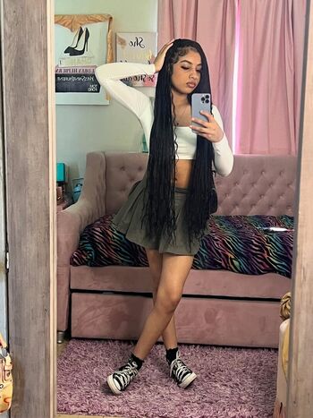 Tyvianaaa Leaked Nude OnlyFans (Photo 2)