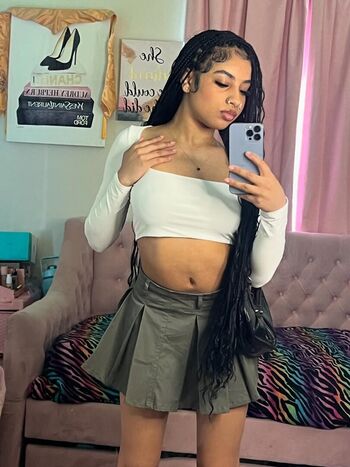 Tyvianaaa Leaked Nude OnlyFans (Photo 3)