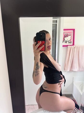 uluvmaddi Leaked Nude OnlyFans (Photo 4)