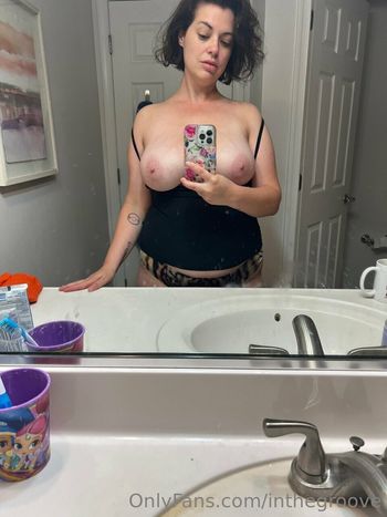 Underthesleeve Leaked Nude OnlyFans (Photo 5)