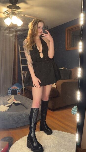 Ur_future_gf Leaked Nude OnlyFans (Photo 2)
