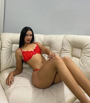 v_yasmilc Leaked Nude OnlyFans (Photo 1)