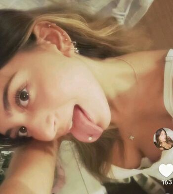 valeriiaacaro_