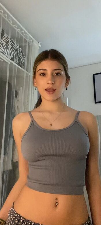 valeriiaacaro_