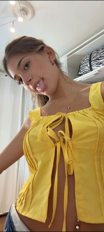 valeriiaacaro_