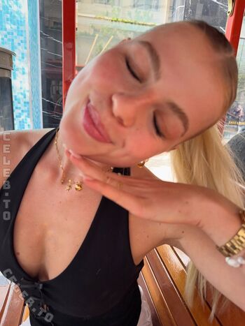 Vallixpauline Leaked Nude OnlyFans (Photo 260)