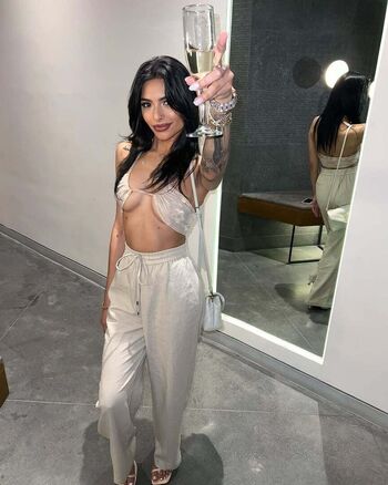 Vanne Perez Leaked Nude OnlyFans (Photo 8)