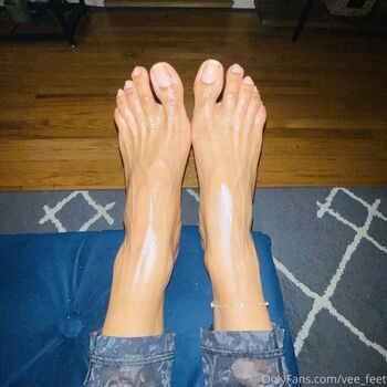 vee_feet Leaked Nude OnlyFans (Photo 8)