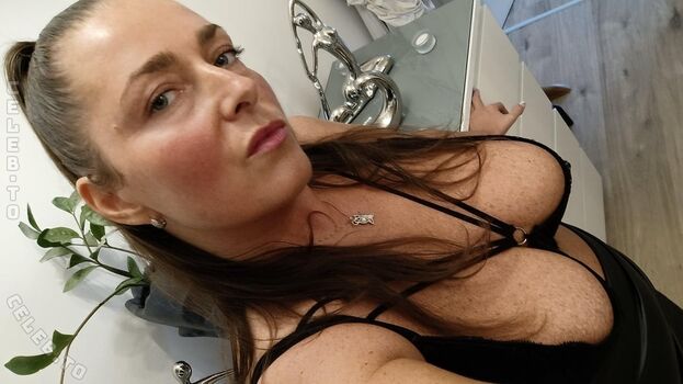 VelvetVixenM