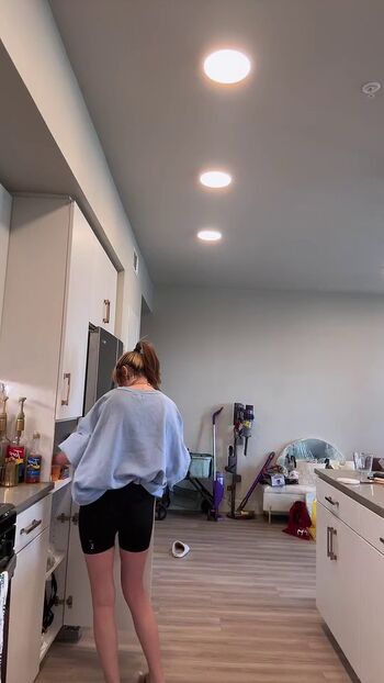 veronicafreymusic Leaked Nude OnlyFans (Photo 27)