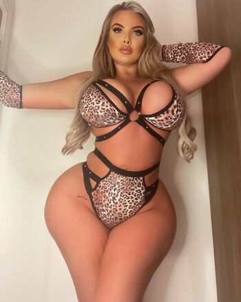 Victoria Lily Sinclair