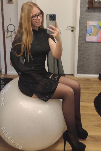 Vivi.an.3107 Leaked Nude OnlyFans (Photo 4)