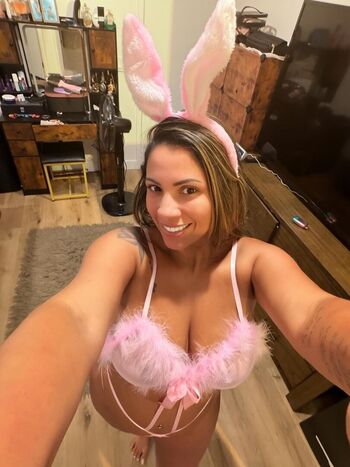 Vivia Tami Silva