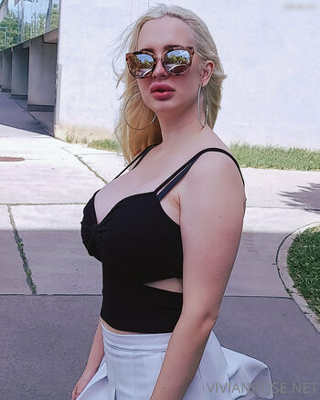 Vivian_Rose
