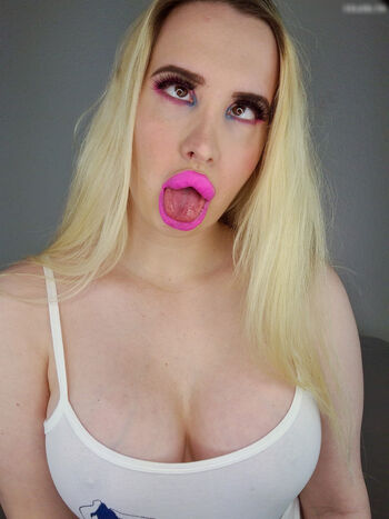 Vivian_Rose