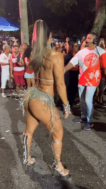 Viviane Araujo