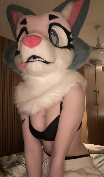 VixnRoo Leaked Nude OnlyFans (Photo 2)