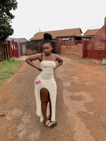Vunene Taiwo Mabunda Leaked Nude OnlyFans (Photo 1)