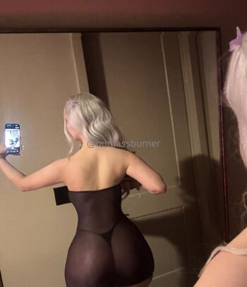 Waifuafterhours (yurrrilol) Leaked Nude OnlyFans (Photo 1)