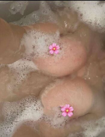 Weenzly Leaked Nude OnlyFans (Photo 25)