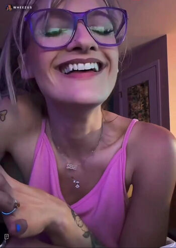 WheezyBlonde