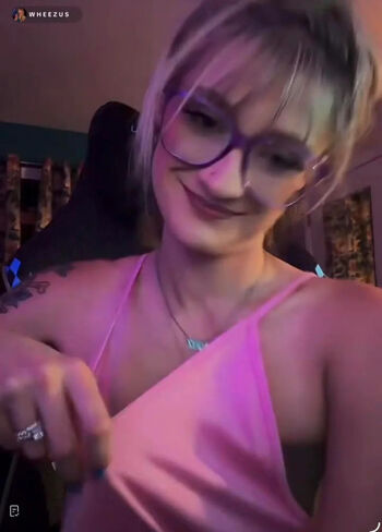 WheezyBlonde