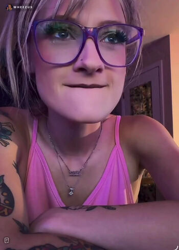 WheezyBlonde