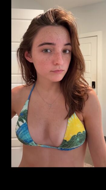 wholetjuliaout Leaked Nude OnlyFans (Photo 2)