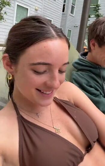 wholetjuliaout Leaked Nude OnlyFans (Photo 5)
