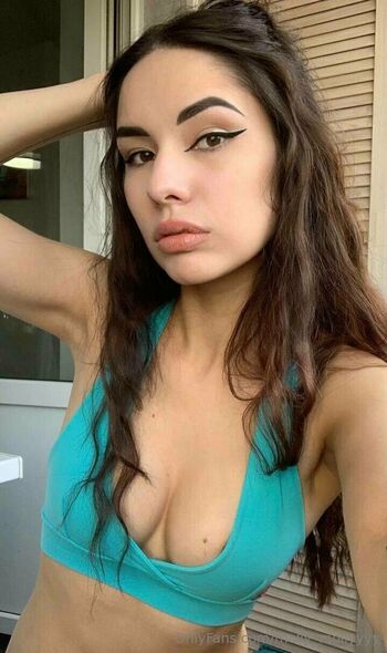 Wifu_divora, Molly_mollyyyy