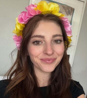 Willow Shields Leaked Nude OnlyFans (Photo 1)