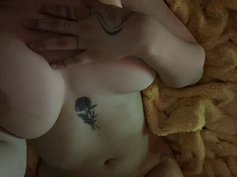 Winnie Leaked Nude OnlyFans (Photo 2)