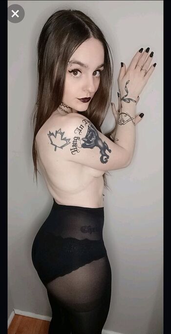 Women With Brown Eyes Leaked Nude OnlyFans (Photo 2)