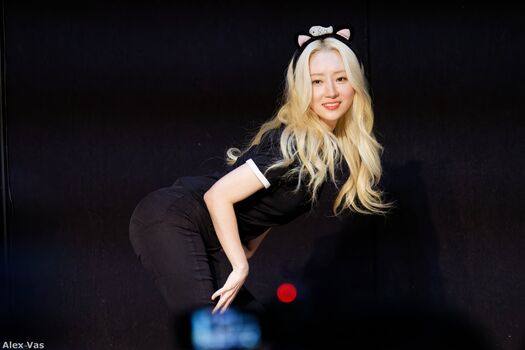 WomenK-pop