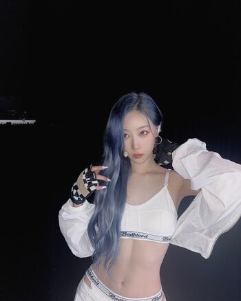 WomenK-pop