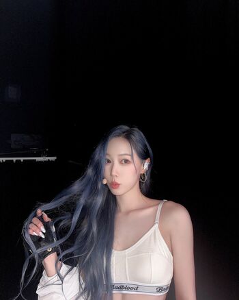 WomenK-pop
