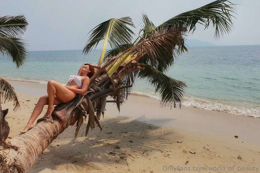 World Beauty Leaked Nude OnlyFans (Photo 26)
