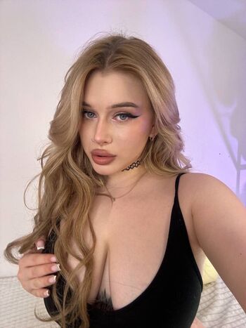 Wyandelii Leaked Nude OnlyFans (Photo 25)