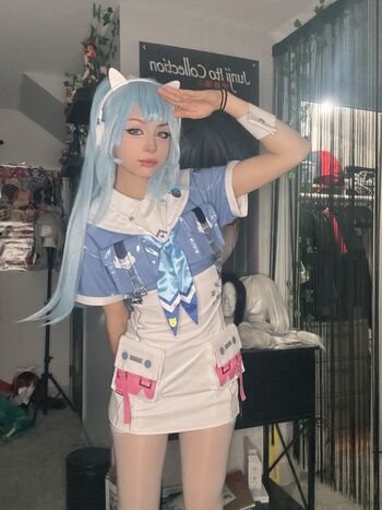 xenluvsmiku
