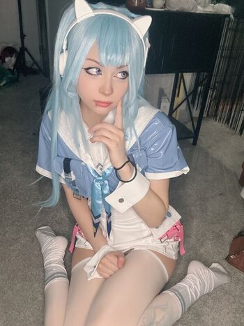 xenluvsmiku