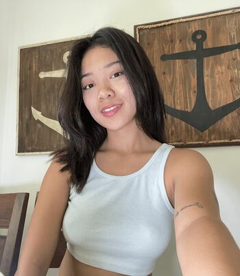 xomikaxo Leaked Nude OnlyFans (Photo 18)