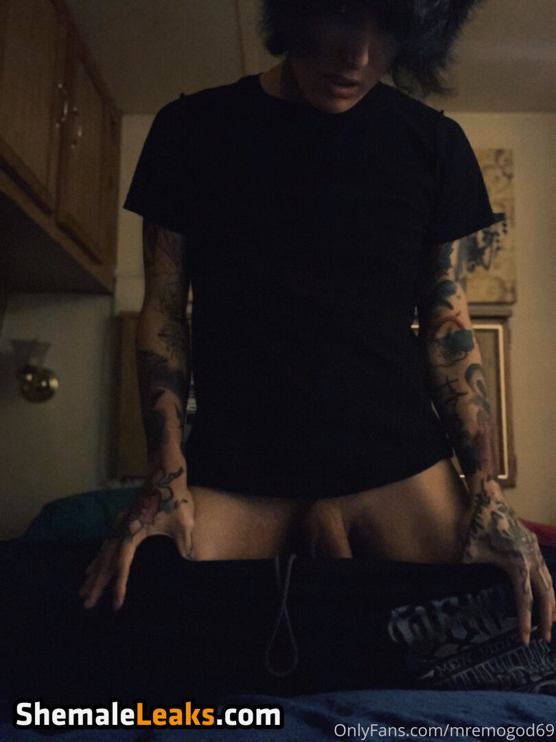 chrisssdecembercx / xxchrissdecemberxx Nude OnlyFans (Photo 17)