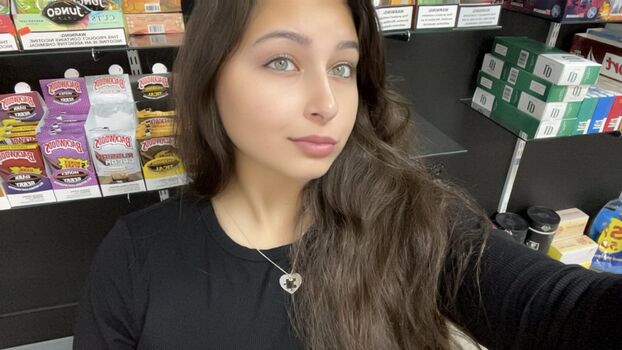 Yagirlsarina24