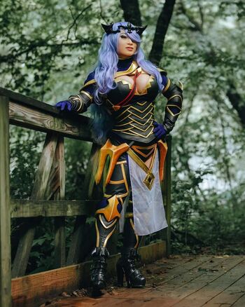Yaya Han