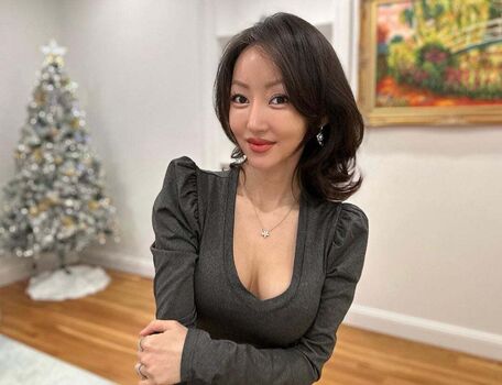 Yeonmi Park Leaked Nude OnlyFans (Photo 33)